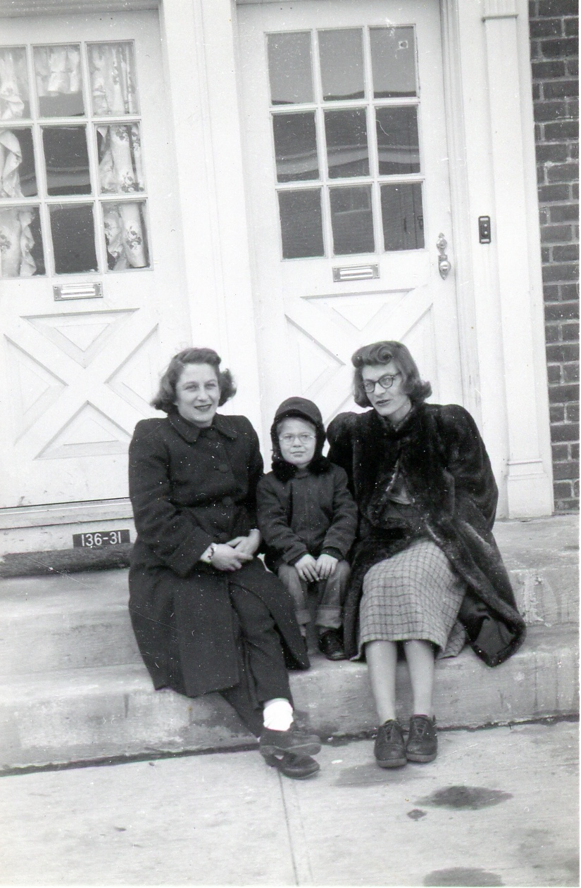 Nina, Peter, Mimi in 1950