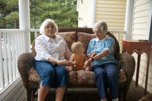 Mimi, Phoebe, Nina